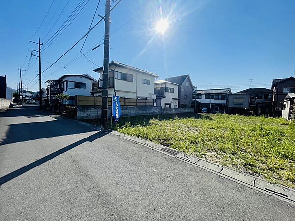 現地（2025年6月）撮影前面道路：東側公道５．０ｍ/１０ｍ以上の接道