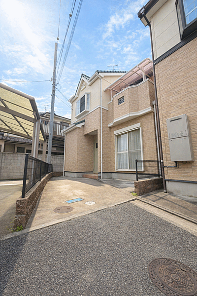 外観：327002207225