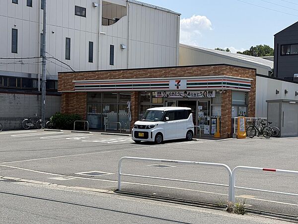 コンビニ　徒歩１分