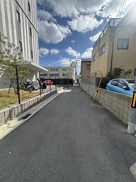 東側道路