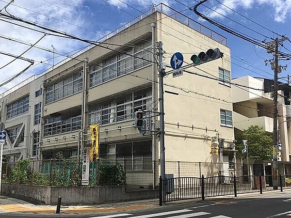 長栄中学校　徒歩約17分