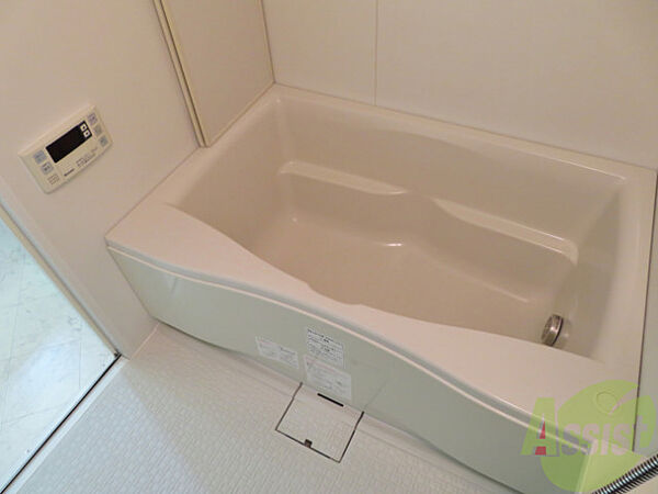 画像4:浴室は広めで、ゆったりできそうですよ〜。