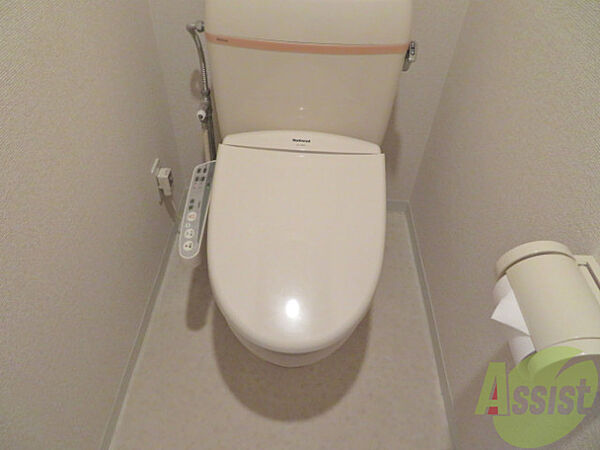 画像11:人気のウォシュレットつきのトイレで快適に生活しましょう。
