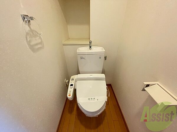 画像11:トイレはウォッシュレット付きで嬉しいですね。