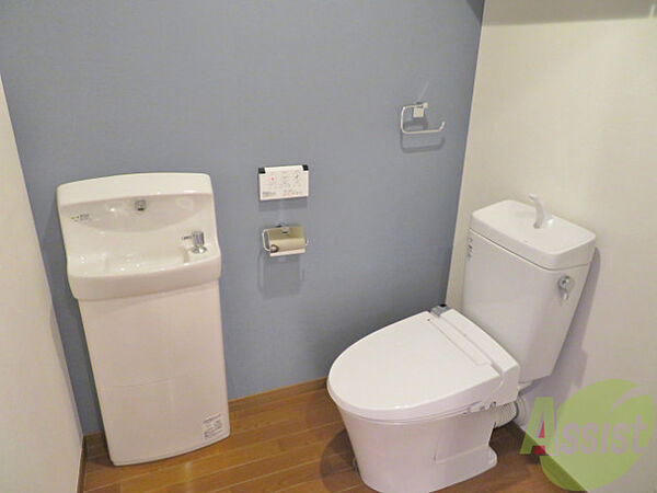 画像11:トイレには、ウォシュレットが設置されています。