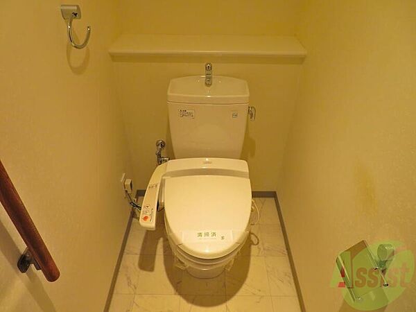 画像11:トイレには、ウォシュレットが設置されているので安心。