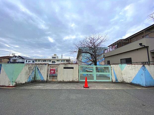 寝屋川市立東小学校 140m