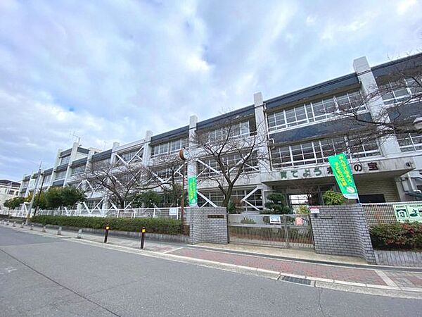 寝屋川市立第一中学校 600m