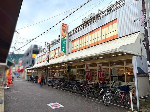 ラッキー四条畷店 1100m