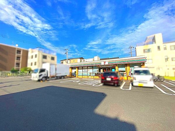 セブンイレブン　寝屋川池田旭町店 120m