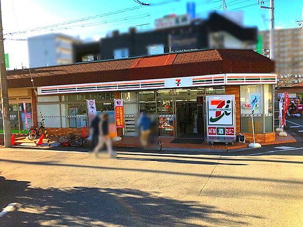 セブンイレブン 枚方牧野駅西口店 90m