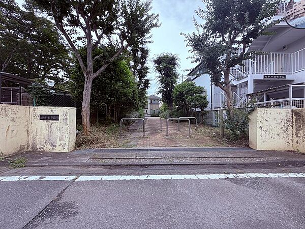 布多公園：徒歩3分（170ｍ）
