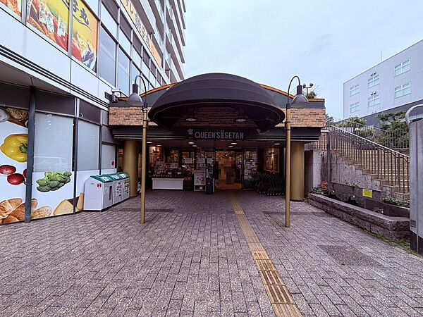 クイーンズ伊勢丹小石川店：徒歩4分（320ｍ）