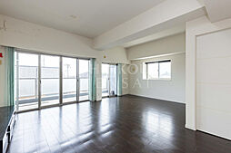 エンブルエバー富士松岡 3LDKのリビング/ダイニング