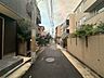 外観：前面道路含む現地写真