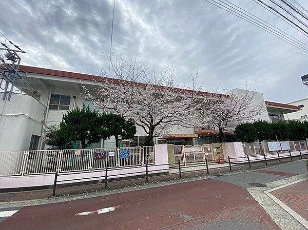 大阪市立旭東幼稚園 590m