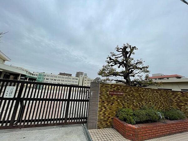 大阪市立高倉小学校 89m