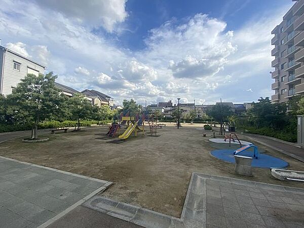 東公園 50m