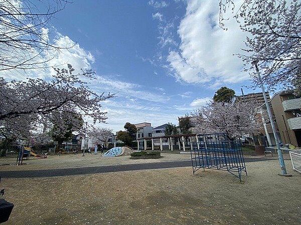 新森南公園 270m