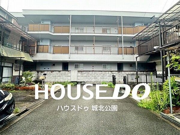 外観：327002976971