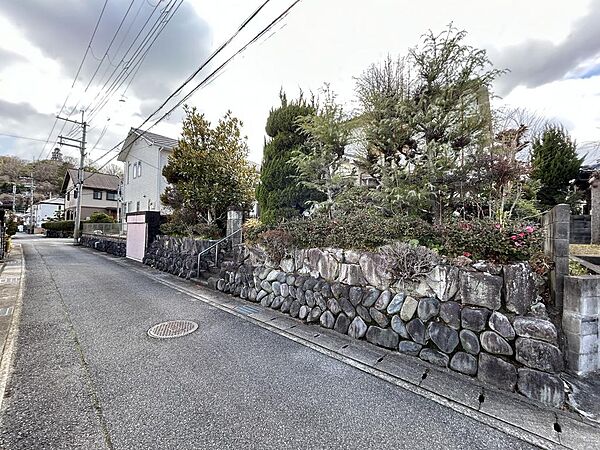 広めの敷地なので庭や駐車場も計画しやすいです。