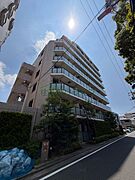 葛西駅より徒歩13分 築7年3ヶ月 8階建の賃貸物件