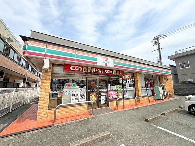 コンビニ セブンイレブン浜松曳馬店 450m