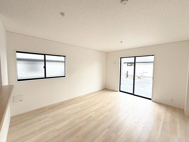 自然と家族が集まり、家族と食事を楽しみ、一緒にテレビを見て笑ったり、のんびりくつろいだりできるのがLDK。是非家族と素敵な時間をこの場所で♪