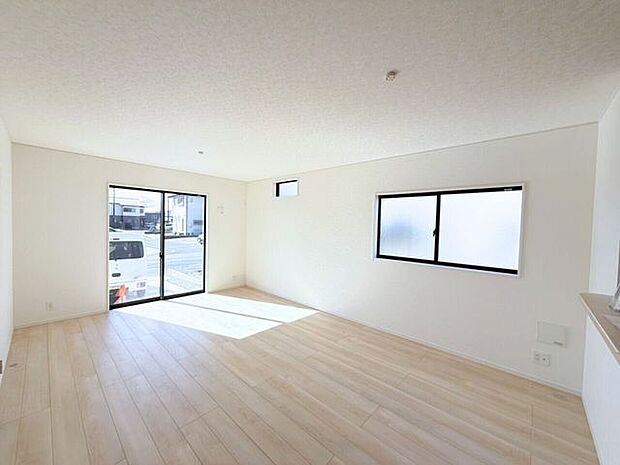 自然と家族が集まり、家族と食事を楽しみ、一緒にテレビを見て笑ったり、のんびりくつろいだりできるのがLDK。是非家族と素敵な時間をこの場所で♪