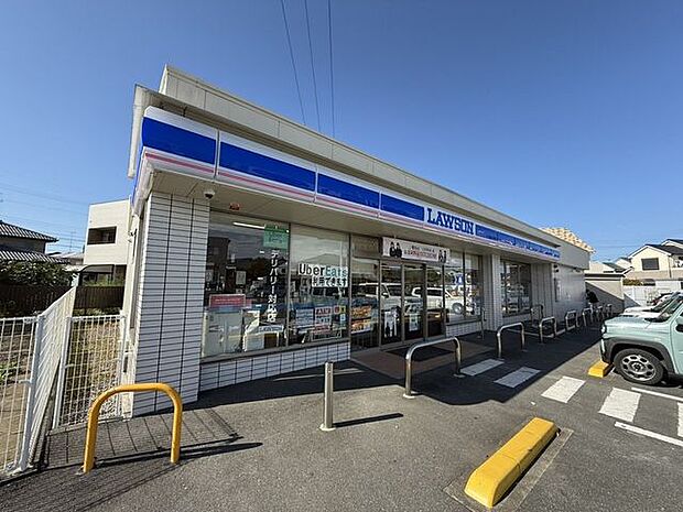 コンビニ ローソン浜北高畑店 163m
