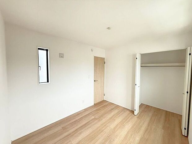 2階西側5.25帖洋室