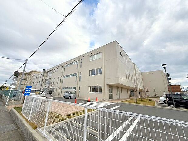 浜松市立可美小学校 270m