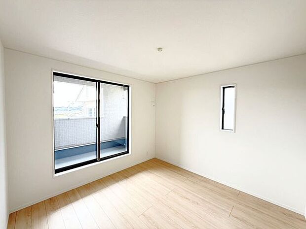 2階6.3帖洋室。自分だけの個室があるって素敵ですよね。勉学に没頭したり、じっくり読書を楽しんだり、音楽にひたったり。そんな満ち足りた日々を過ごすプライベート空間を。