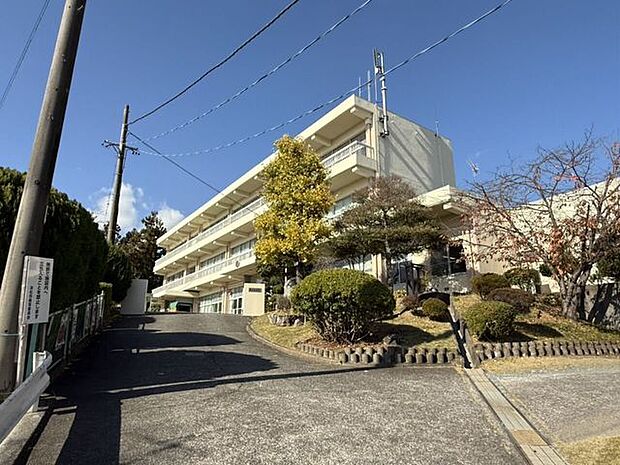 浜松市立金指小学校 1041m