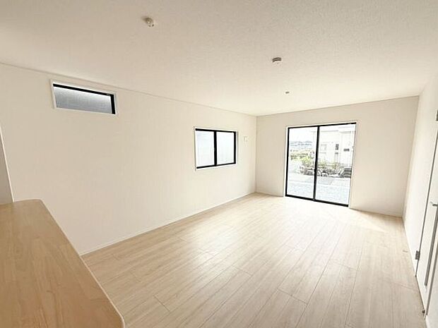 自然と家族が集まり、家族と食事を楽しみ、一緒にテレビを見て笑ったり、のんびりくつろいだりできるのがLDK。是非家族と素敵な時間をこの場所で♪