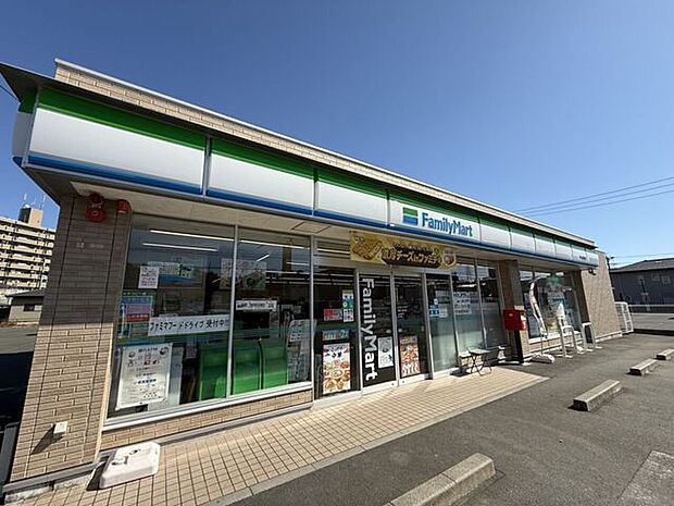 コンビニ ファミリーマート浜松上島北店 600m