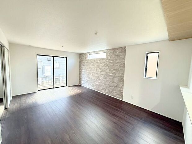 自然と家族が集まり、家族と食事を楽しみ、一緒にテレビを見て笑ったり、のんびりくつろいだりできるのがLDK。是非家族と素敵な時間をこの場所で♪