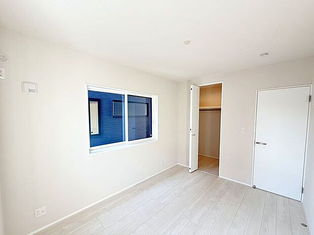 2階南側6帖洋室