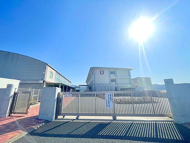 浜松市立井伊谷小学校 488m