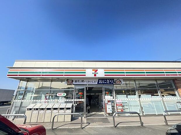 コンビニ セブンイレブン引佐井伊谷店 784m