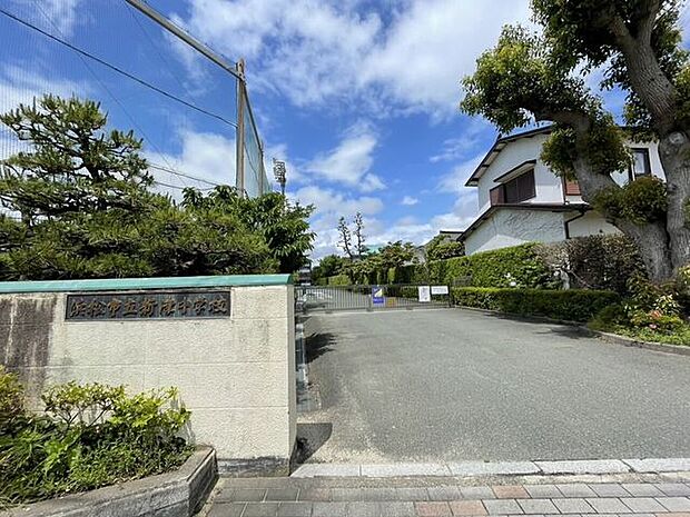 浜松市立新津中学校 735m