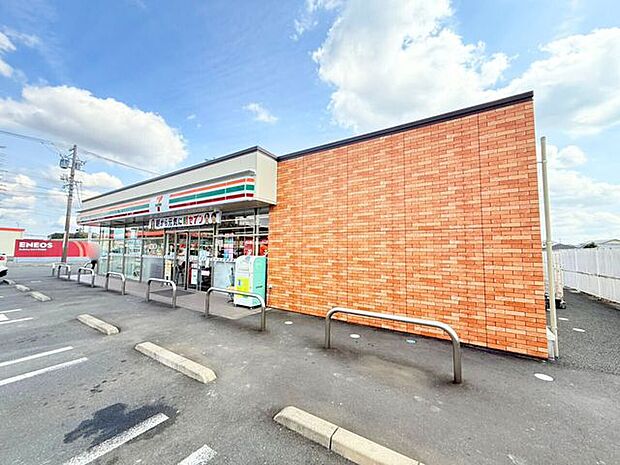 コンビニ セブンイレブン浜北平口南店 290m