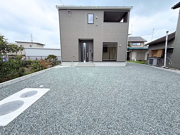これからマイホームになるかもしれないお家。そう思うとなんだかワクワクしませんか?「このお家のココが素敵!」「ここに住んだらこういう風にしたいな!」たくさんイメージしながら楽しくご内覧ください♪