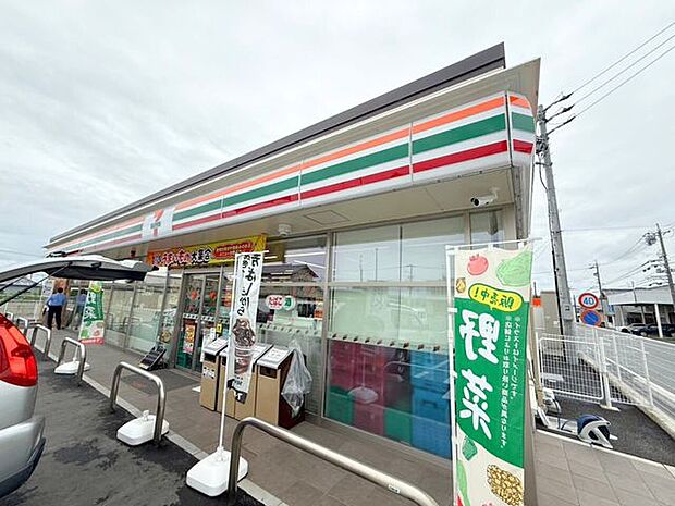 コンビニ セブンイレブン浜北於呂店 535m