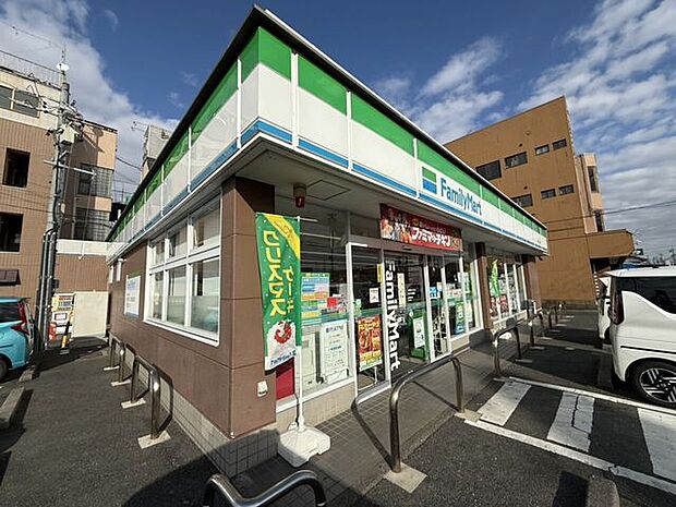 コンビニ ファミリーマート浜松小豆餅店 550m