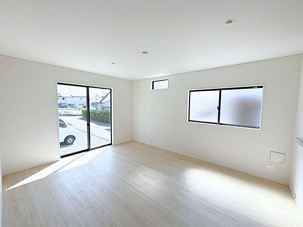 自然と家族が集まり、家族と食事を楽しみ、一緒にテレビを見て笑ったり、のんびりくつろいだりできるのがLDK。是非家族と素敵な時間をこの場所で♪