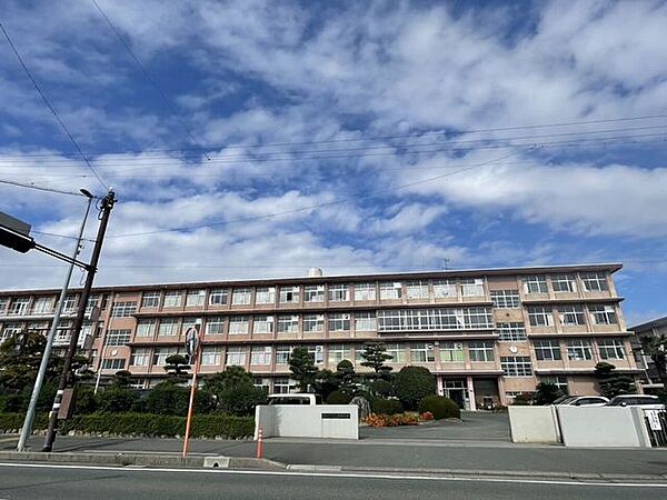 浜松市立笠井中学校 560m