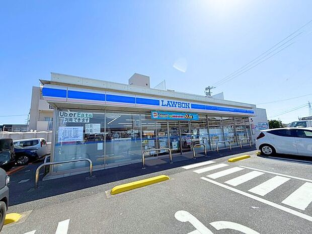コンビニ ローソン安新町店 512m