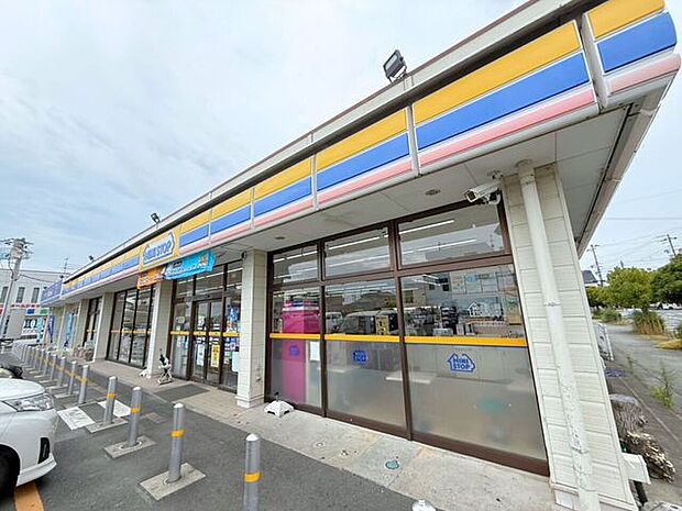 コンビニ ミニストップ浜北貴布祢店 498m