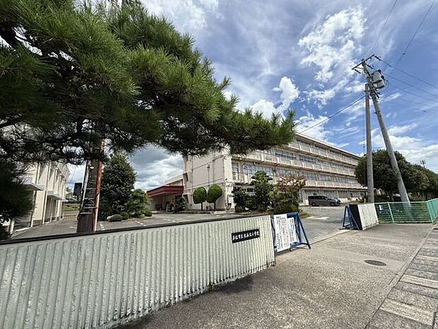 浜松市立北浜北小学校 486m